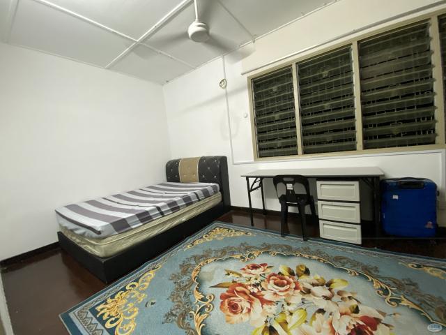 Room for rent in Taman Bangsar, Kuala Lumpur