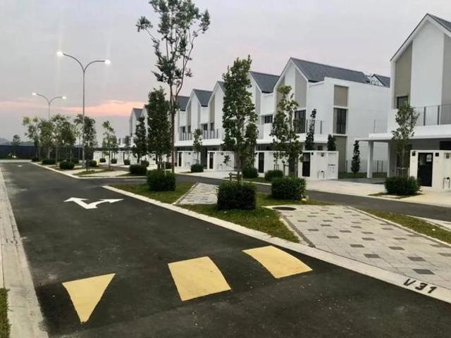 Townhouse for rent in Tanjong Sepat, Selangor