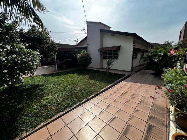 Bungalow for sale in Selayang, Selangor
