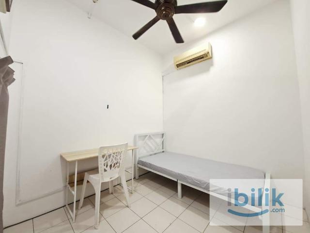 Room for rent in Petaling, Alam Impian
