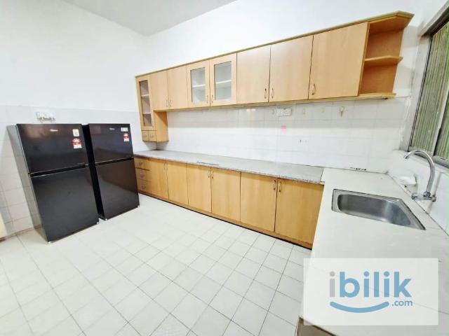 Room for rent in Petaling, Damansara Damai