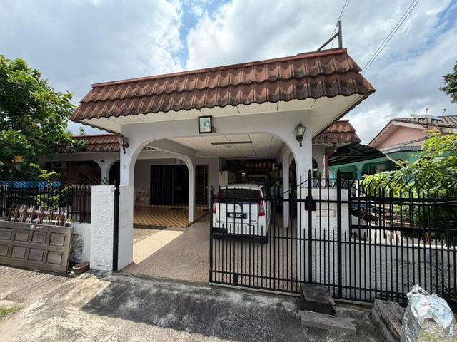 Residential House for sale in Malaka
