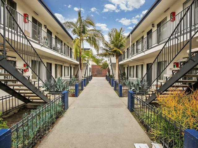 Apartment for rent in Long Beach, California