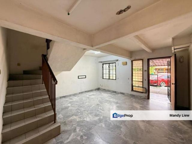 House for sale in Bandar Menjalara