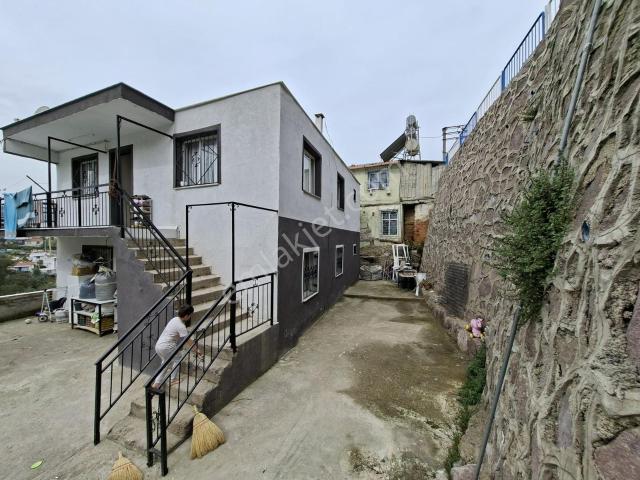 Karabağlar, İzmir içerisinde satılık Bina