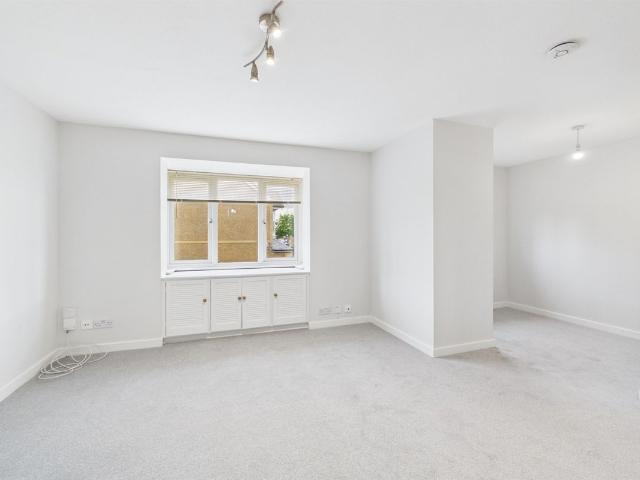 Studio for rent in London Borough of Croydon, Thornton Heath