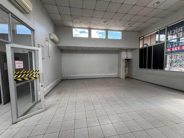 Linares, Amplia Propiedad Comercial Zona Estratégica 146461