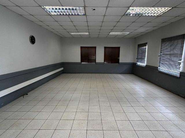 Linares, Amplia Propiedad Comercial Zona Estratégica 146461