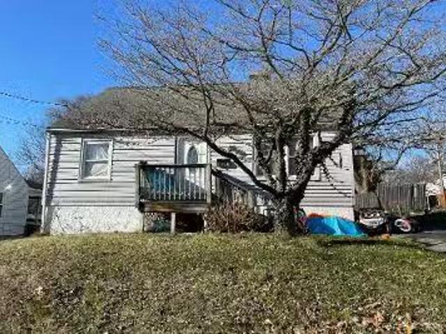 House for sale in Claymont