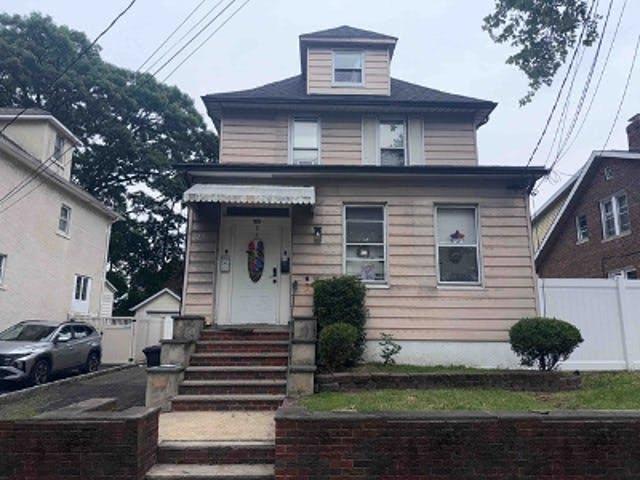 House for sale in Grantwood, Cliffside Park