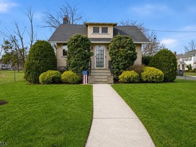 House for sale in Cranford, New Jersey