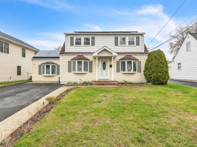 House for sale in Elmwood Park House for sale in Elmwood Park