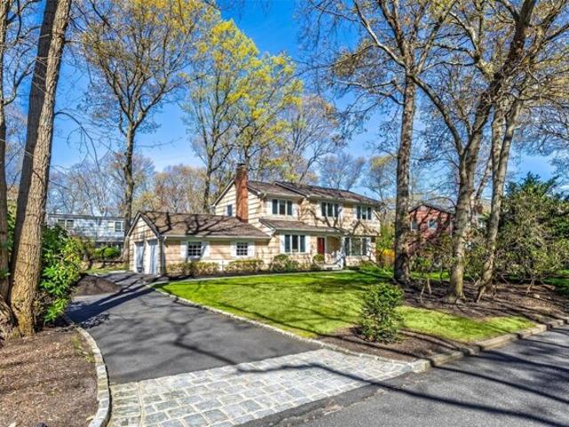 House for sale in Port Jefferson House for sale in Port Jefferson