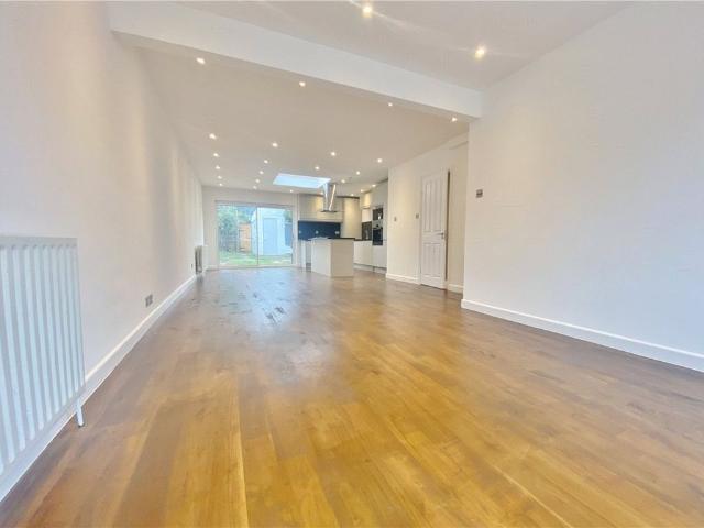 House for rent in Whitton, Greater London