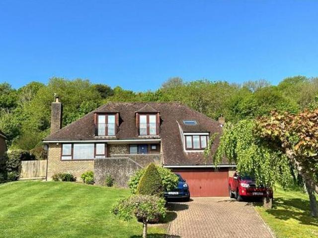 House for sale in Holywell, Eastbourne