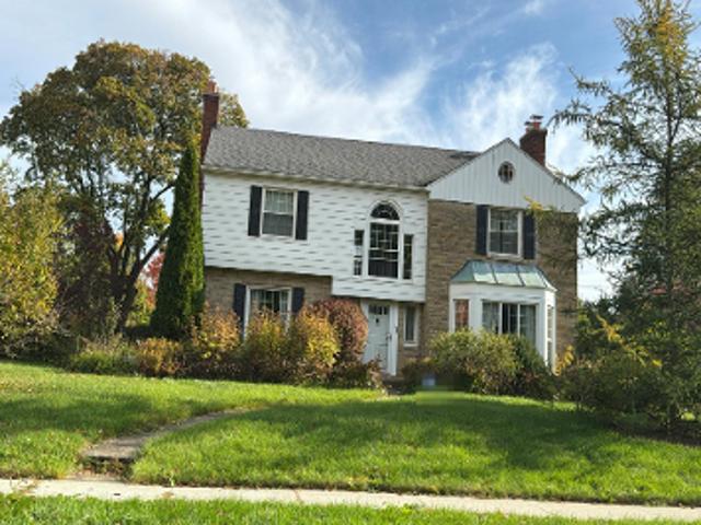 House for sale in Flint, Genesee County