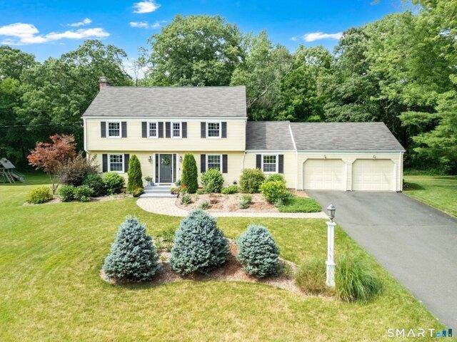 House for sale in Simsbury, Connecticut
