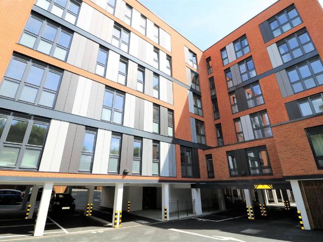 Apartment for rent in Pachesham Park, Surrey