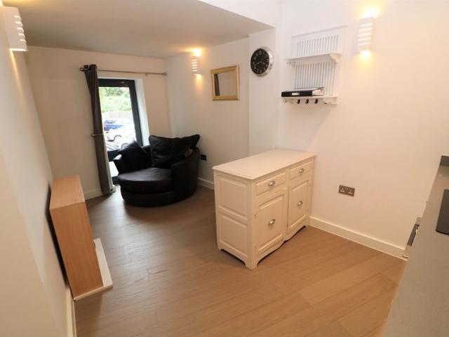 Apartment for rent in Pachesham Park, Surrey