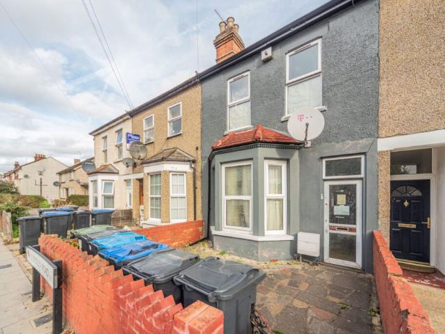 Studio for rent in Victoria, Greater London