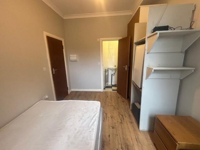 Studio for rent in Ponders End, Greater London