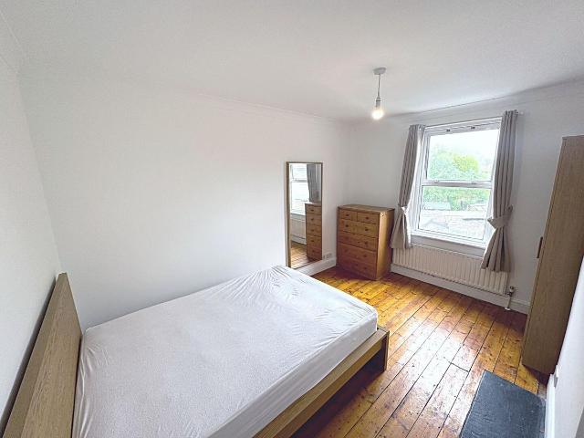 Room for rent in London Borough of Croydon, South Norwood