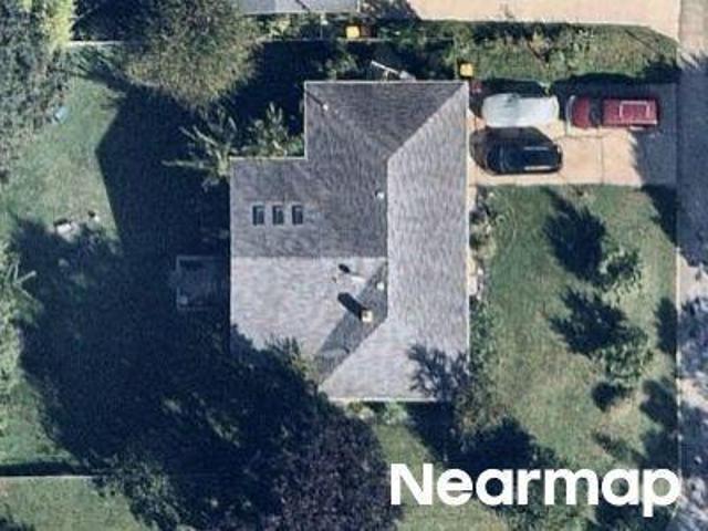House for sale in Mchenry, Illinois