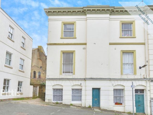 Apartment for rent in Binstead, Ryde