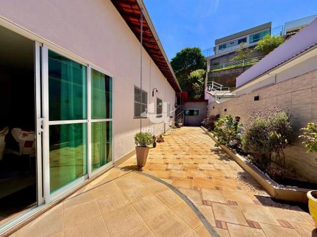 Casa venda em Região Geográfica Imediata de Juiz de Fora, Juiz de Fora