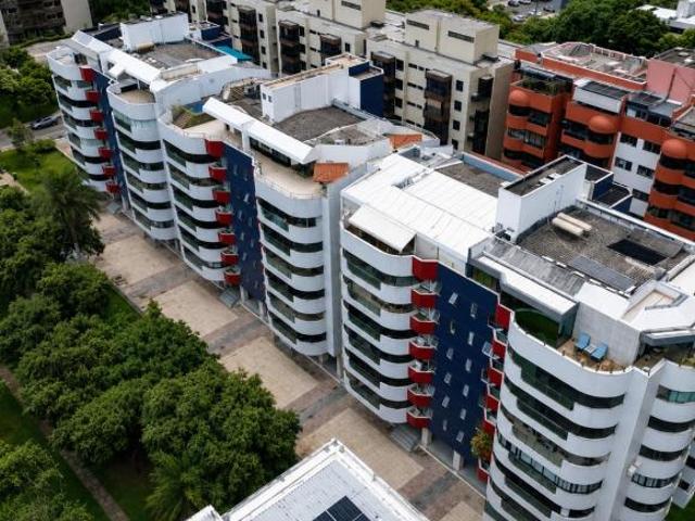Apartamento venda em Região Geográfica Imediata do Distrito Federal, Região Integrada de Desenvolvimento do Distrito Federal e Entorno