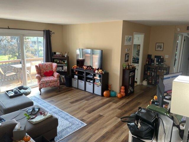 Condo for sale in Cromwell, Connecticut
