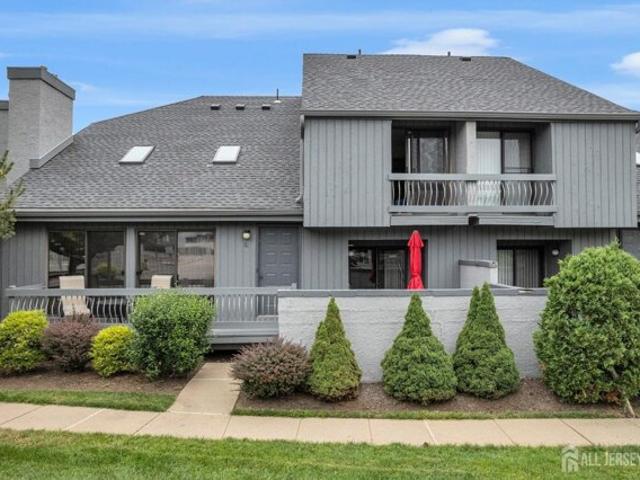 Condo for sale in Edison