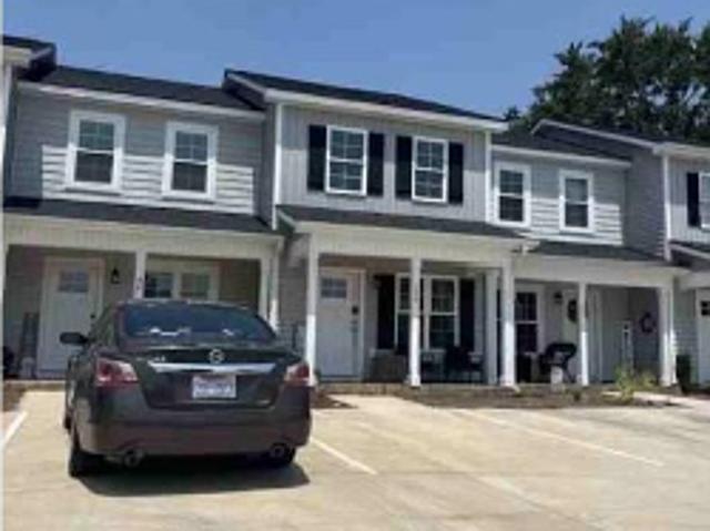 Townhouse for sale in Princeton, North Carolina