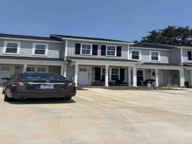 Townhouse for sale in Princeton, North Carolina
