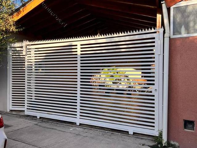 Casa en arriendo en Los Cerrillos, Metropolitana