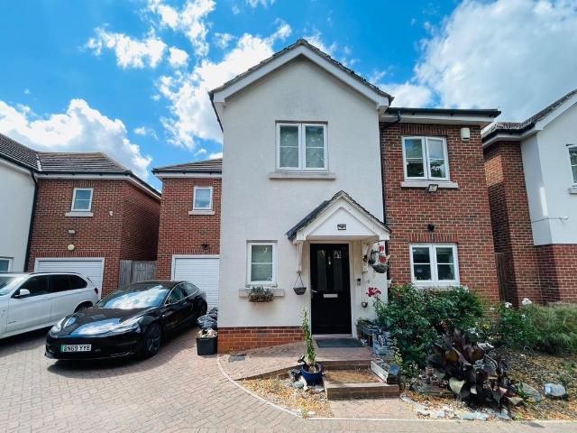 House for rent in London Borough of Redbridge, Greater London