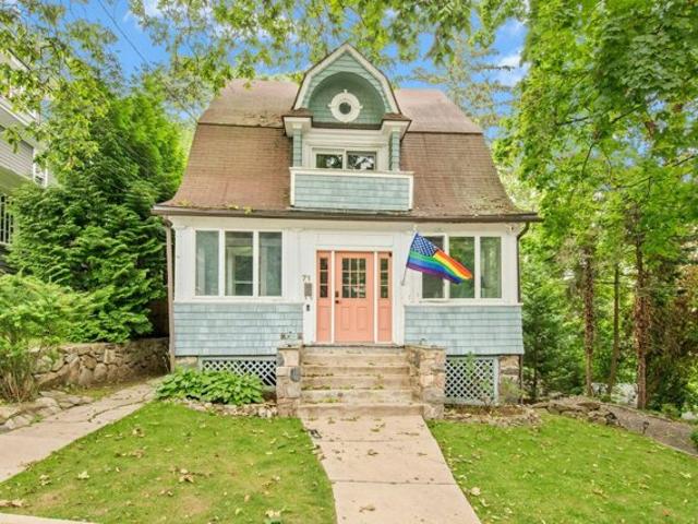 House for sale in Cos Cob, Connecticut