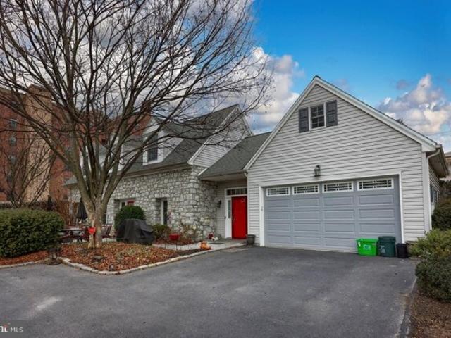 Condo for sale in York