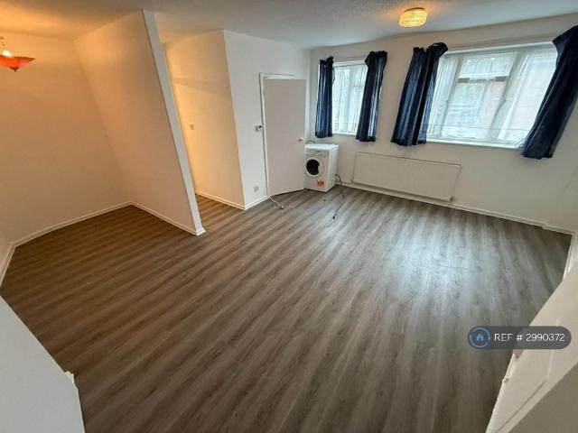Apartment for rent in Dollis Hill, Greater London