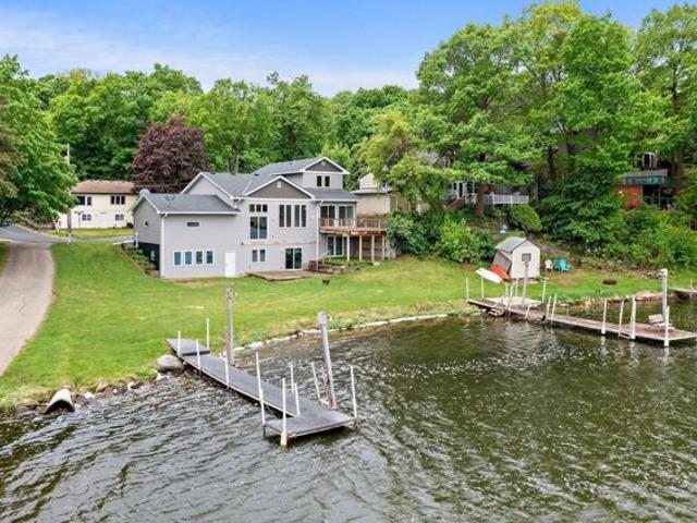 House for sale in Mound
