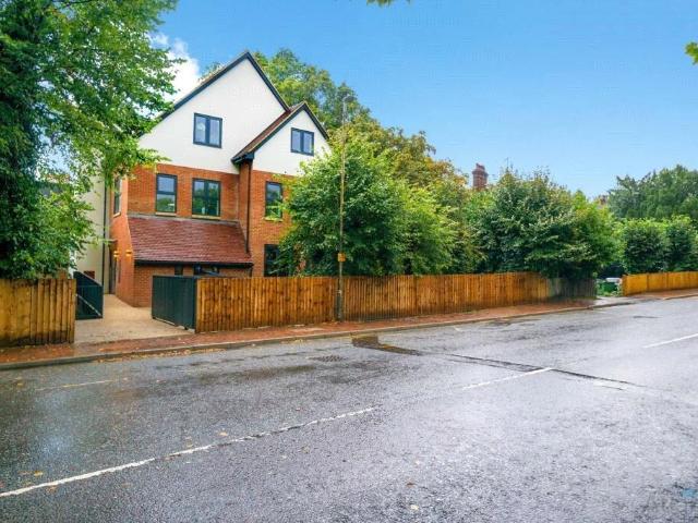 Apartment for rent in Broadwater Down, Sandown Park