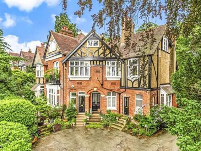 House for sale in Broadwater Down, Sandown Park