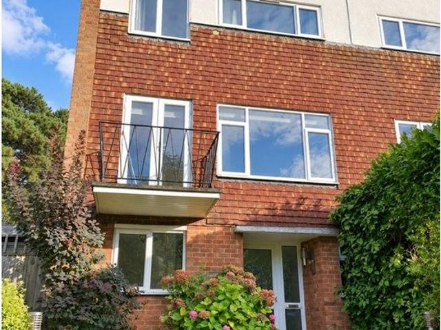 House for rent in Abbotswood, Guildford