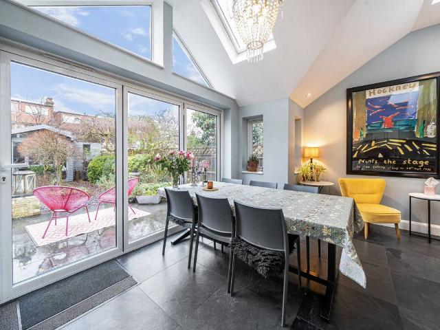 House for rent in London Borough of Ealing, Perivale