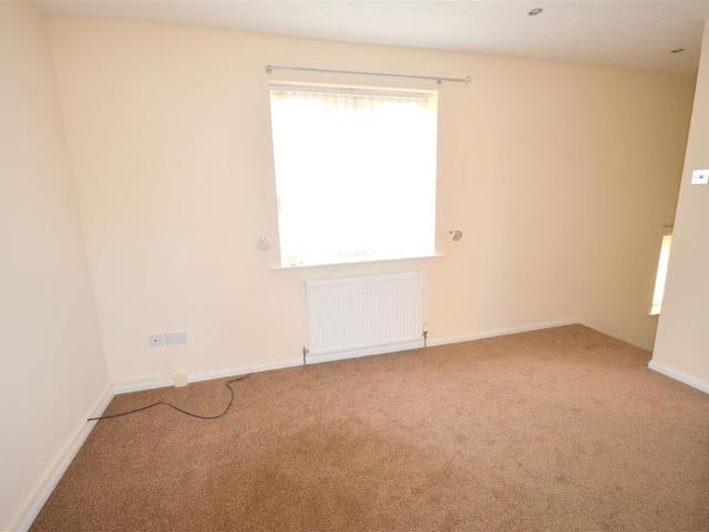 Townhouse for rent in Owlthorpe, Isle Of Man