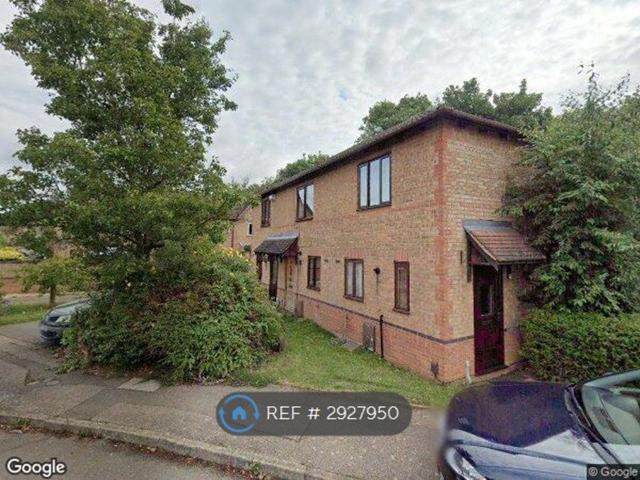 House for rent in East Hunsbury, Far Cotton