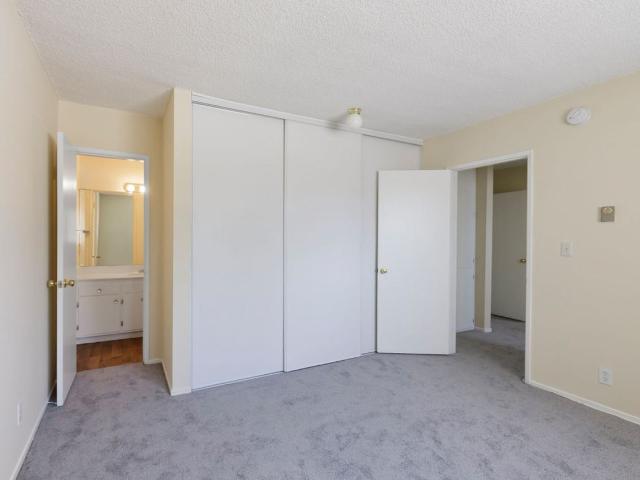 Apartment for rent in Canoga Park, California