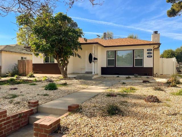 Apartment for rent in Canoga Park, California