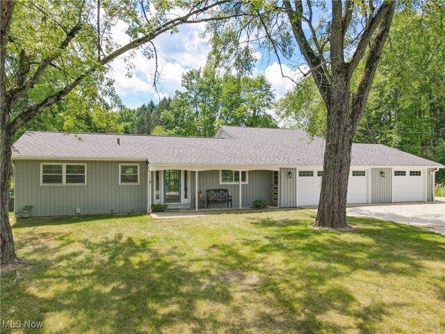 House for sale in Cuyahoga Falls