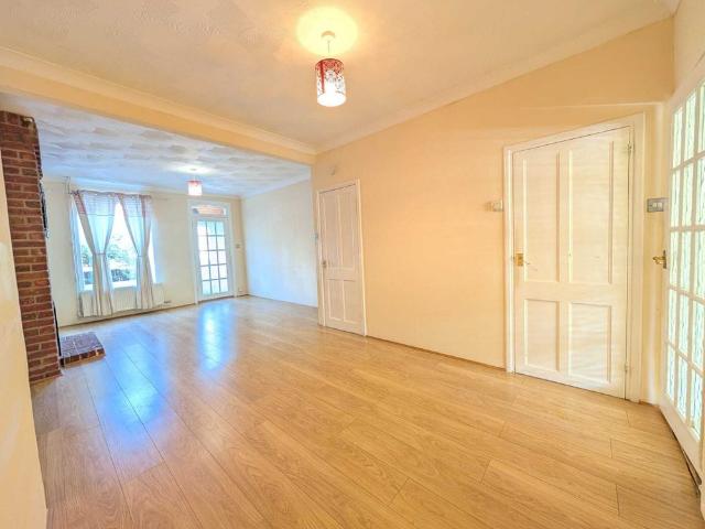 House for rent in Lakenham, East Bank